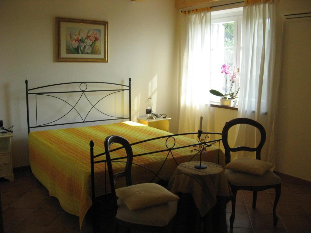 Agriturismo Cascina Serra Коссано-Бельбо Номер фото